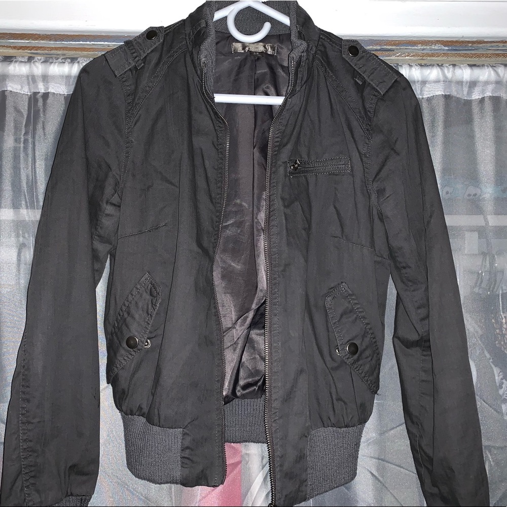 Greyish/Black Jacket
